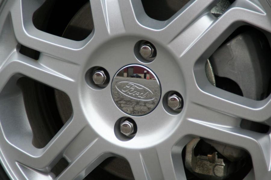  Ford Focus SES Coupe 2008 года  (фото 2 из 44)